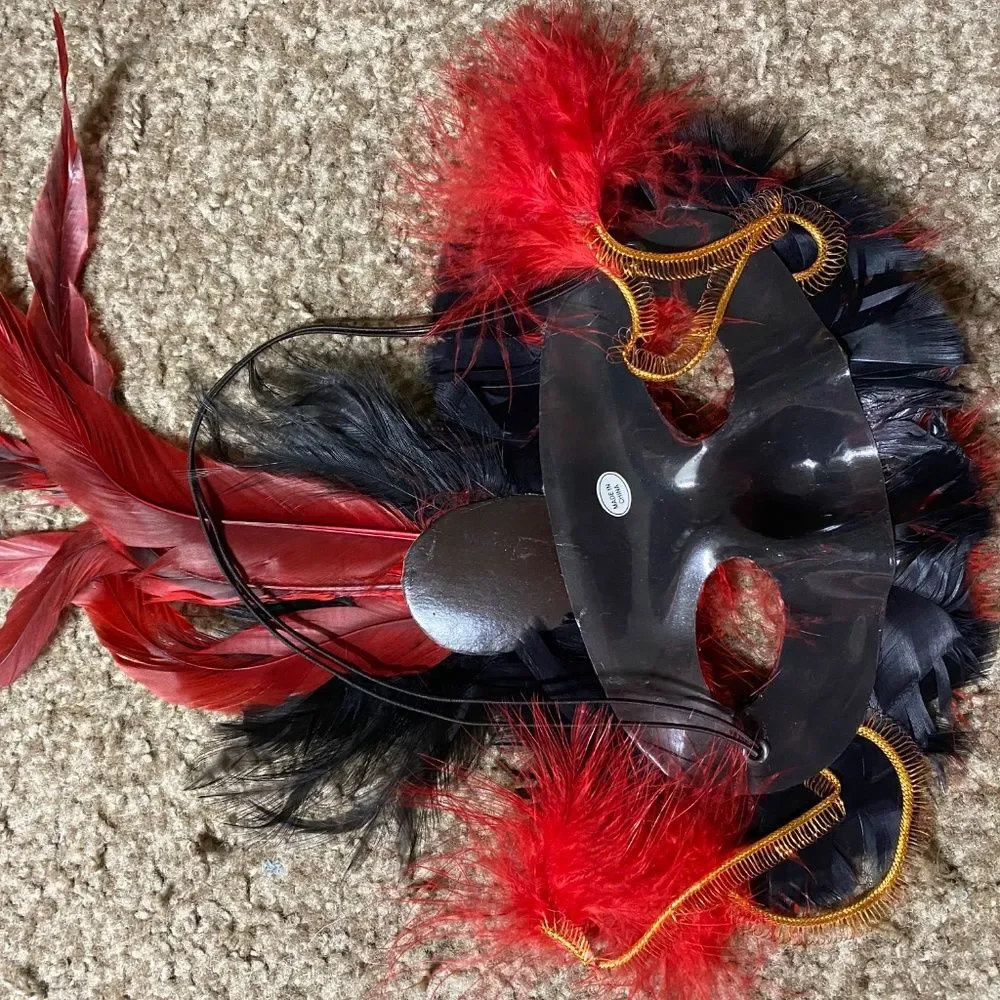 *8A Masquerade mask Red & Black fuzzy Feather Look Party Mask.